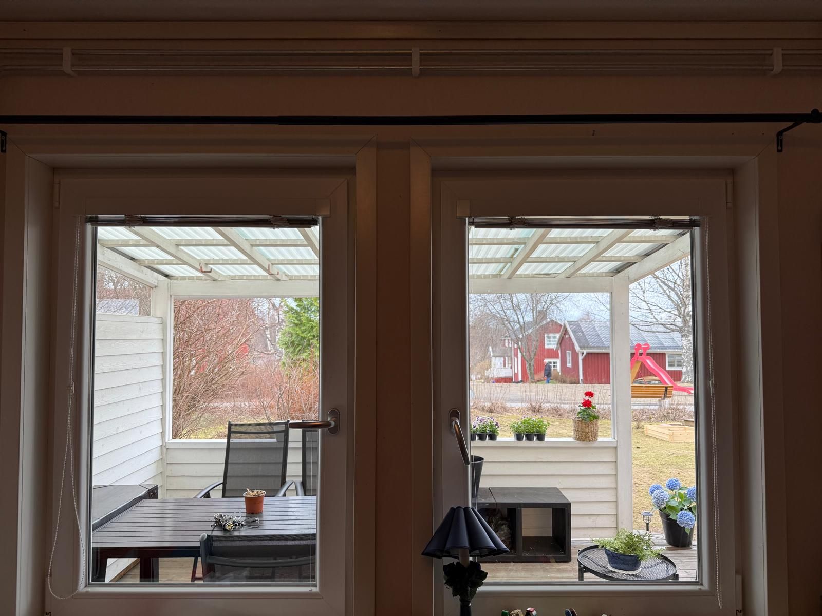 Skinande rena fönster med klar utsikt